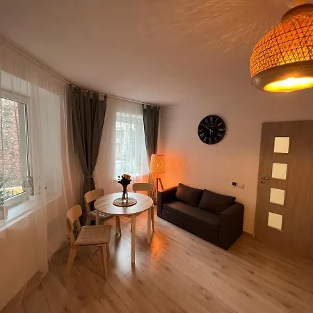 London Apartments - Free Parking Катовіце Екстер'єр фото